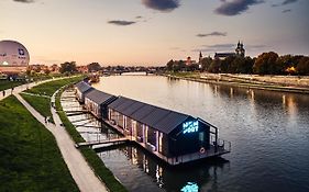 New Port - Premium Floating Aparthotel